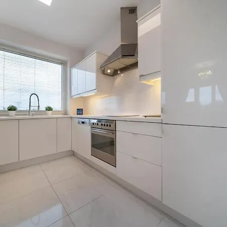 White Apartment Warsaw Appartement *