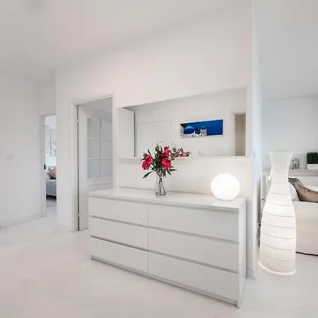 White Apartment Warsaw * Varsovie