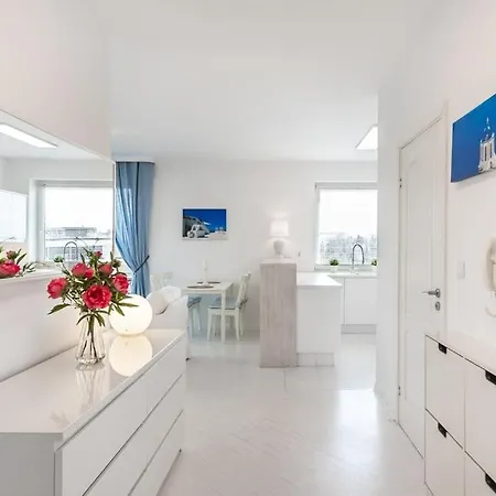 White Apartment Warsaw Апартаменты
