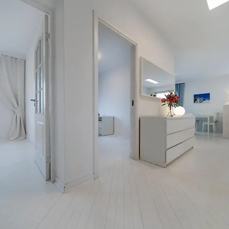 White Apartment Warsaw Варшава