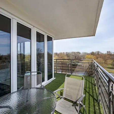 White Apartment Warsaw Апартаменты *